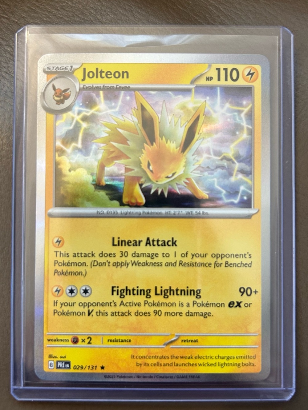 POKÉMON Jolteon (029/131) Holographic Card - 2025yr/hard sleeve